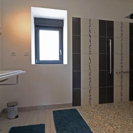 Grande Maison Familiale Avec Sauna Et Jardin - Fr-1-497-136 *